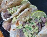 Foto del paso 1 de la receta: Tacos de carne con salsas variadas