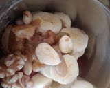 A picture of step 1 of Strawberry banana smoothie.