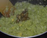 Foto del paso 3 de la receta: Pastas integral con salsa de cebolla y palta