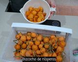 Foto del paso 1 de la receta: Bizcocho de Nísperos