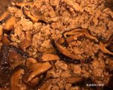 A picture of step 6 of Easy Braised Pork with Shiitake Mushrooms.