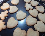 Foto del passaggio 3 della ricetta Biscotti al burro di Babbo Natale