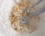 Foto del paso 5 de la receta: Galletitas de Maicena