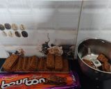 A picture of step 2 of Bourbon biscuit cake only 3 ingredients without egg.