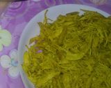 Foto langkah ke 2 dari resep Sticky rice with chicken coriander inside a.k LEMPER.