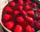Φωτογραφία βήματος 14 της συνταγής Cheesecake με μπισκότα Oreo φράουλας και μαρμελάδα φράουλα