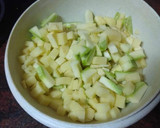 Foto del paso 1 de la receta: Tortilla de papas, cebolla y calabacín
