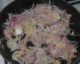 A picture of step 2 of Creamy Egg Frankie.
