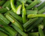 A picture of step 1 of Bhindi do pyaza.