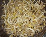 Foto langkah ke 2 dari resep Tumis Kacang Kecambah Wortel Daging Cincang Jeruk Limo.