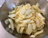 Une image de l'étape 3 de Gâteau moelleux aux pommes et oranges.