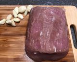 Egészben sült karaj fokhagymával tűzdelve recept fázis 1 fotója