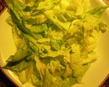 Foto del paso 1 de la receta: Ensalada de salmón ahumado y champiñones