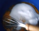 Foto del paso 1 de la receta: Bizcochuelo marmolado