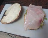Foto del paso 2 de la receta: Croissant vegetal con jamón cocido, huevo duro y mayonesa