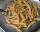A picture of step 2 of Besan ke gatte ki sabji.