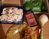 Foto del paso 1 de la receta: Guisantes con champiñones y jamoncito