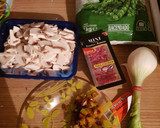 Foto del paso 1 de la receta: Guisantes con champiñones y jamoncito