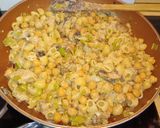 Foto del paso 7 de la receta: Garbanzos a la carbonara