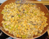 Foto del paso 7 de la receta: Garbanzos a la carbonara