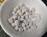 A picture of step 1 of Crispy Chilli Garlic Chickpeas.