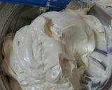 Foto langkah ke 8 dari resep Swiss Meringue Buttercream.
