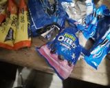 A picture of step 1 of Oreo milkshake.