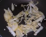 Foto langkah ke 1 dari resep Veggie Omelette.