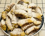 صورة لخطوة 7 من وصفة مايحلى العيد الي بالكعك والمقروطه بالعجوه
