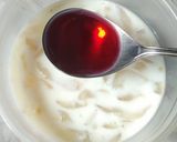 A picture of step 5 of Rose milk ice apple.