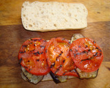 Foto del paso 3 de la receta: Sándwich DE PECHUGA DE POLLO GRILLADA CON CIBOULETTE (CHIVES) EN PAN FOCACCIA. JON STYLE