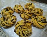 Foto langkah ke 11 dari resep Roti bunga meses coklat.