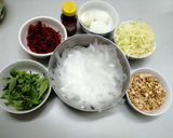 Hình bước làm 1 của món Bánh tráng trộn 🥙