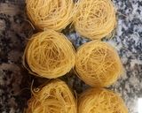 Foto del paso 7 de la receta: Sopa de Caldo de Verduras y Pollo con Cabello de Ángel