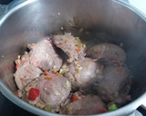 Foto del paso 2 de la receta: Carrilleras de cerdo en salsa Hispana