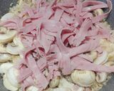 Foto del paso 3 de la receta: Arroz dorado con jamón cocido y champiñones