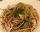 Foto del passaggio 4 della ricetta Spaghetti totani cicoria cimata e pesto di prezzemolo