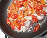 Foto langkah ke 3 dari resep Sambel goreng ikan asin.