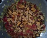 Foto del paso 4 de la receta Tintorera en salsa de mejillones