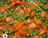 A picture of step 3 of Gajar Matar Sabzi.