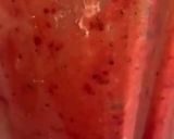 A picture of step 1 of Strawberry infused lemonade.