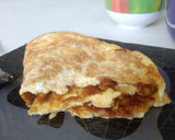 Foto del paso 4 de la receta: Crepa de huevos revueltos con frijoles refritos con chilorio