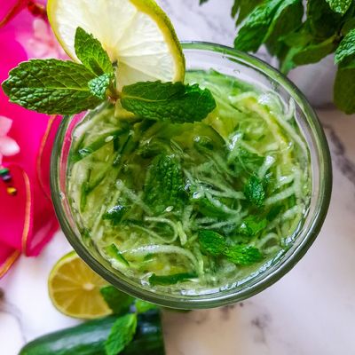 Semiz qora tanli ayolni uchta yigit sikadi Haqiqatan ham MFF porno