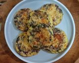 Foto langkah ke 5 dari resep Dadar Telur Bayam dengan Keju.