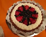 Foto del paso 5 de la receta: Tarta de maracuyá y chocolate con frutos rojos