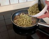Foto del paso 2 de la receta: Habitas, bacalao y setas