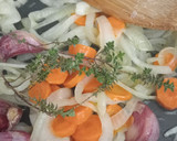 Foto del paso 4 de la receta: 🐟Bonito en escabeche 🍷🧅🥕🍃