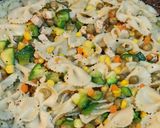 Foto del paso 3 de la receta: Wok de vegetales, pollo y fideos