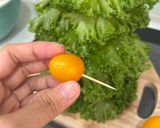 Hình bước làm 3 của món Trang trí món ăn Giáng Sinh: Cây thông Noel từ rau xà lách