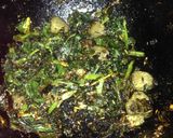 A picture of step 6 of Crispy moli ke pattay fried.